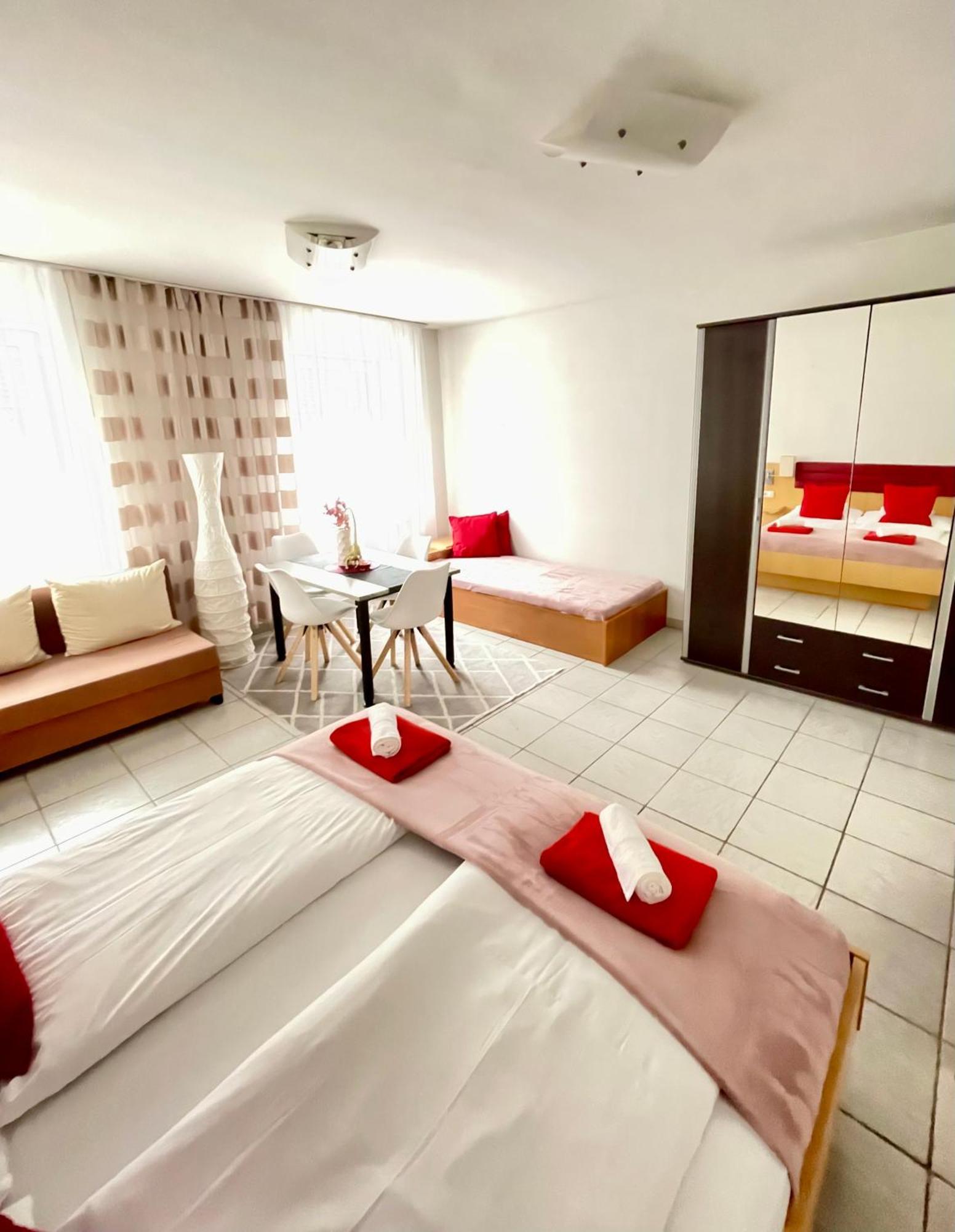 Alpesi Apartman Downtown Sopron Exterior foto